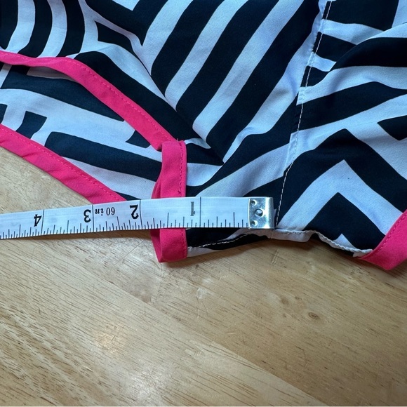 OP Ocean Pacific Vintage Girls Short Black White Hot Pink Size S Small - Picture 9 of 9